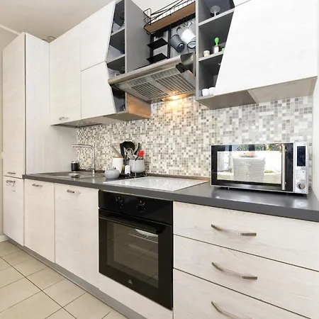 Apartment My Peschiera Q1 *